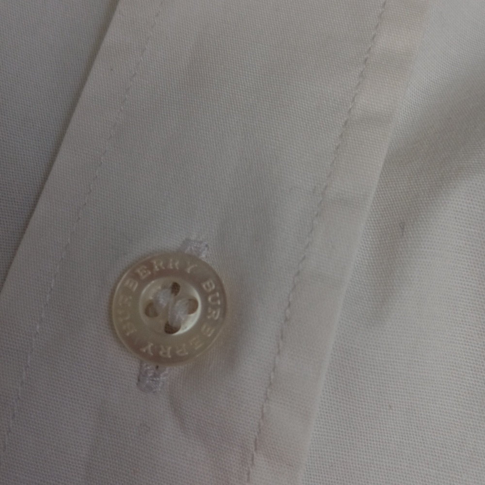 BURBERRY..NOVA DETAIL BUTTON DOWN..MEDIUM - image 9